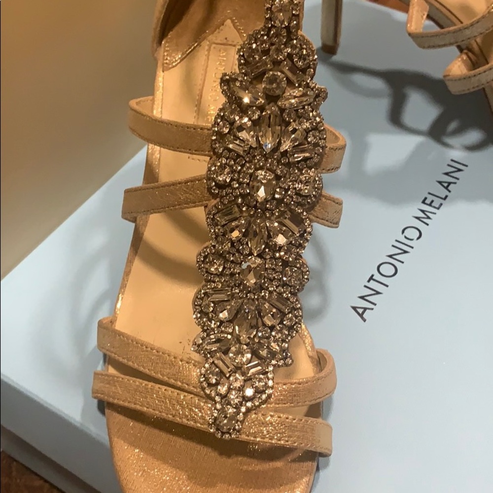Gold heels - Picture 3 of 6